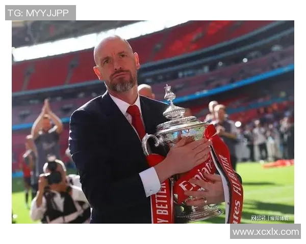 图赫尔接掌曼联在即滕哈赫面临下课危机与欧冠三冠教头的对决