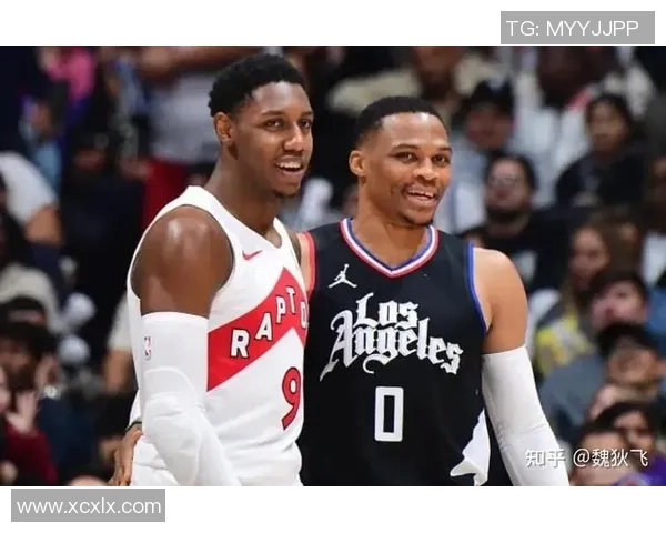 快船与猛龙激战正酣现场直播全程回顾与精彩瞬间分析