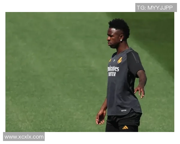 楚阿梅尼的崛起与挑战:探讨这位年轻球员在足坛的未来发展潜力与影响力 楚阿梅尼的崛起与挑战:探讨这位年轻球员在足坛的未来发展潜力与影响力